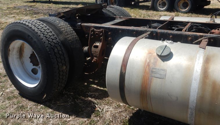 image for item DJ1258 1987 Mack MH613  semi truck