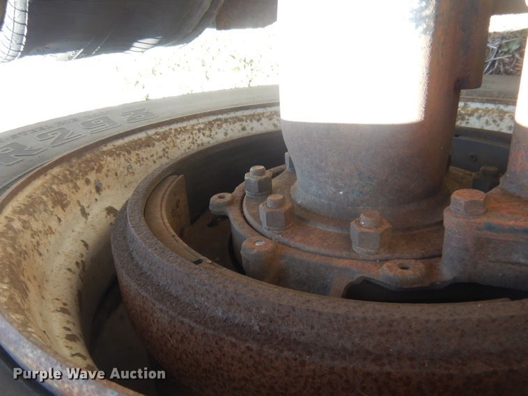 image for item DJ1258 1987 Mack MH613  semi truck