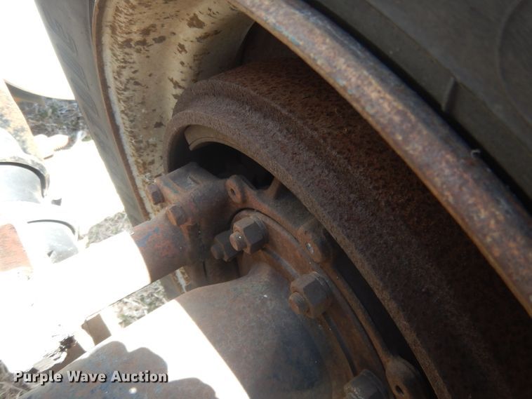 image for item DJ1258 1987 Mack MH613  semi truck