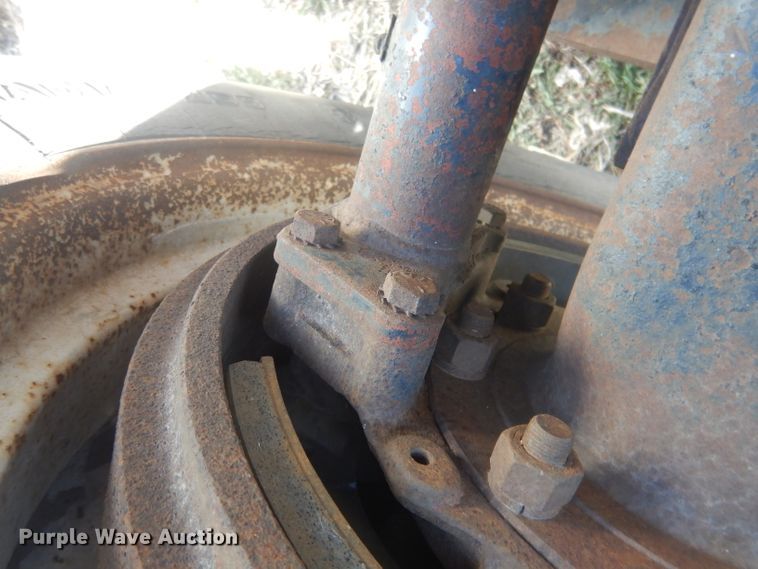 image for item DJ1258 1987 Mack MH613  semi truck