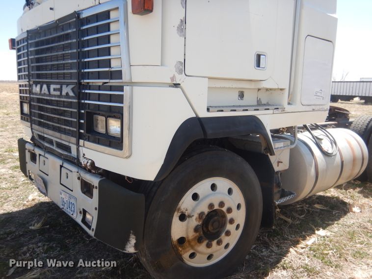 image for item DJ1258 1987 Mack MH613  semi truck