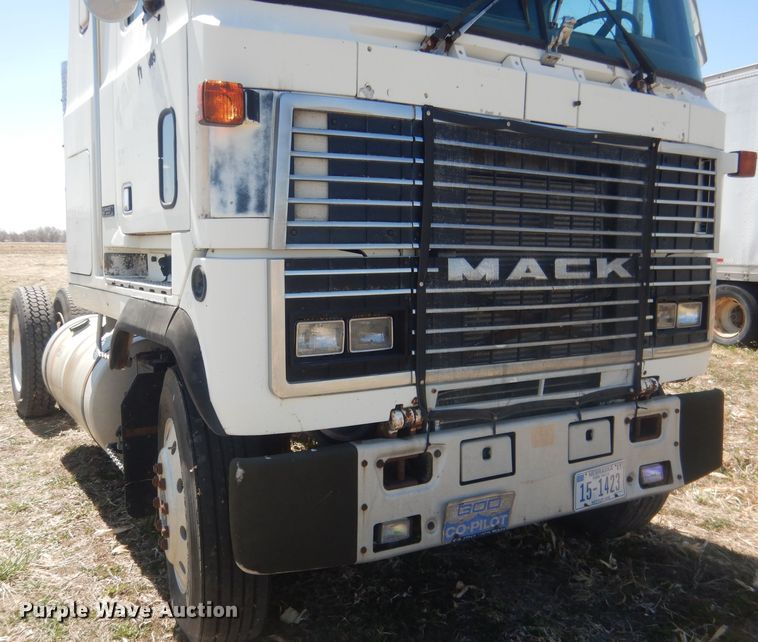 image for item DJ1258 1987 Mack MH613  semi truck