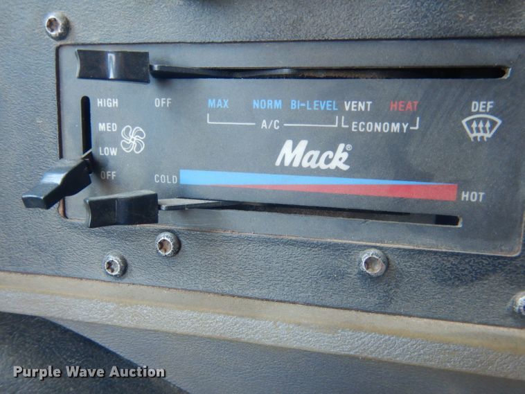 image for item DJ1258 1987 Mack MH613  semi truck