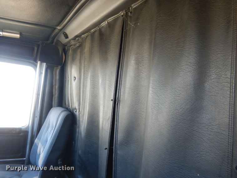 image for item DJ1258 1987 Mack MH613  semi truck