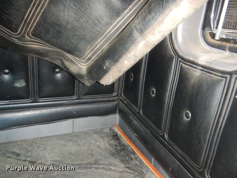 image for item DJ1258 1987 Mack MH613  semi truck