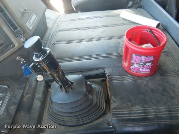 image for item DJ1258 1987 Mack MH613  semi truck