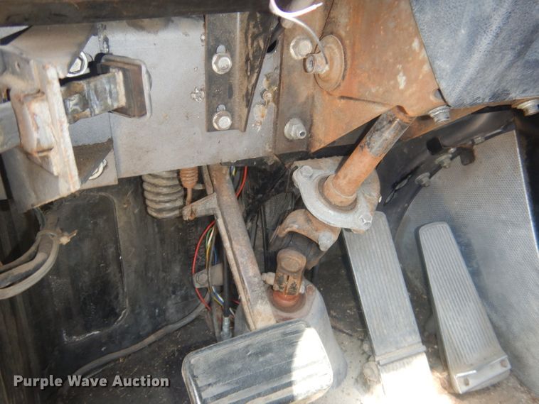 image for item DJ1258 1987 Mack MH613  semi truck