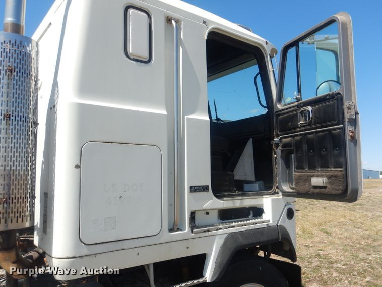 image for item DJ1258 1987 Mack MH613  semi truck