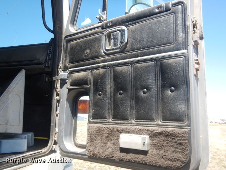 image for item DJ1258 1987 Mack MH613  semi truck