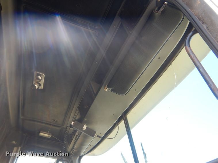 image for item DJ1258 1987 Mack MH613  semi truck