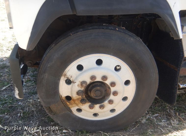 image for item DJ1258 1987 Mack MH613  semi truck