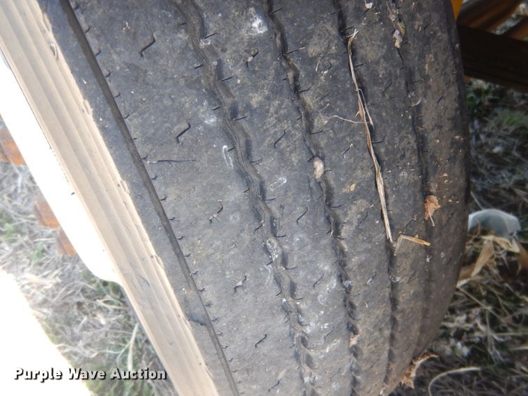 image for item DJ1258 1987 Mack MH613  semi truck