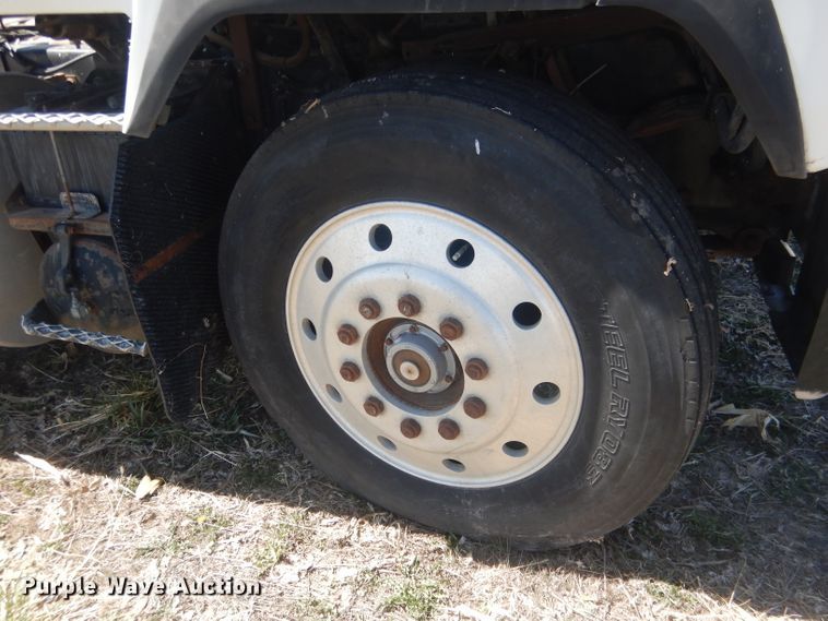 image for item DJ1258 1987 Mack MH613  semi truck