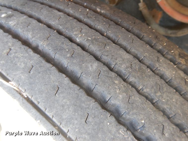 image for item DJ1258 1987 Mack MH613  semi truck