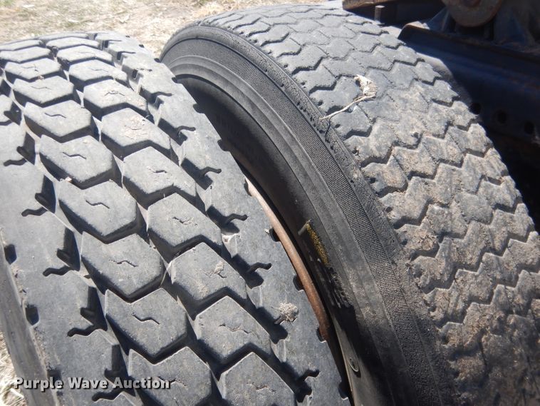 image for item DJ1258 1987 Mack MH613  semi truck