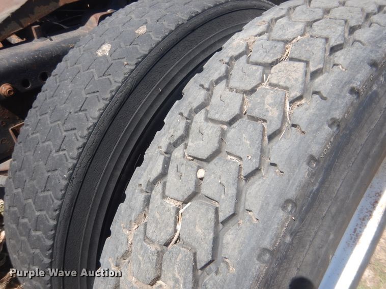 image for item DJ1258 1987 Mack MH613  semi truck