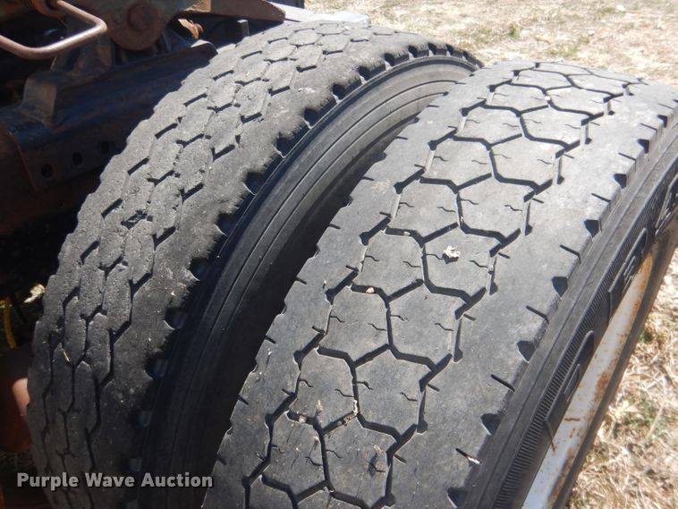 image for item DJ1258 1987 Mack MH613  semi truck