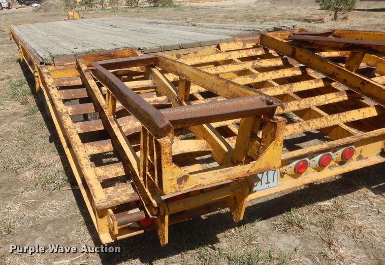 image for item DJ1300 L & L  equipment trailer