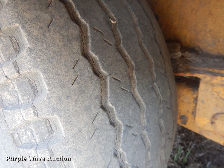 image for item DJ1300 L & L  equipment trailer