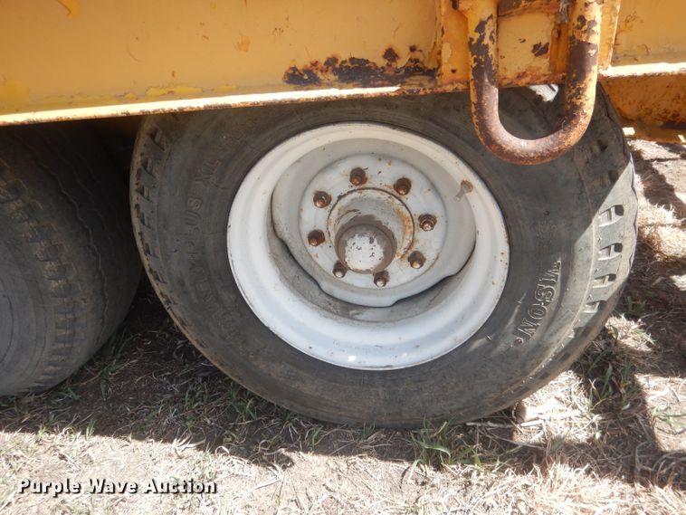 image for item DJ1300 L & L  equipment trailer