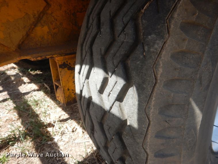 image for item DJ1300 L & L  equipment trailer