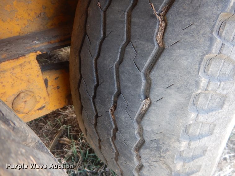 image for item DJ1300 L & L  equipment trailer