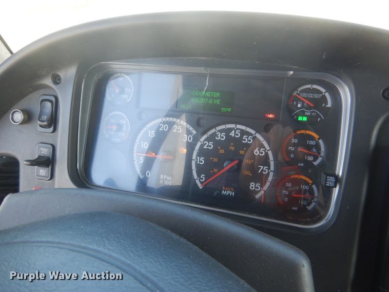 image for item DJ1303 2017 Freightliner Business Class M2 106  box truck