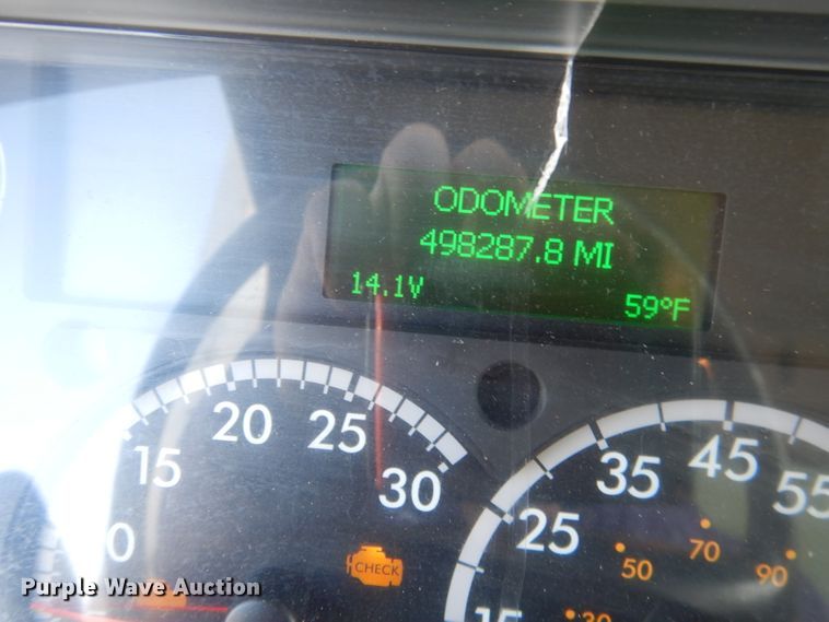 image for item DJ1303 2017 Freightliner Business Class M2 106  box truck