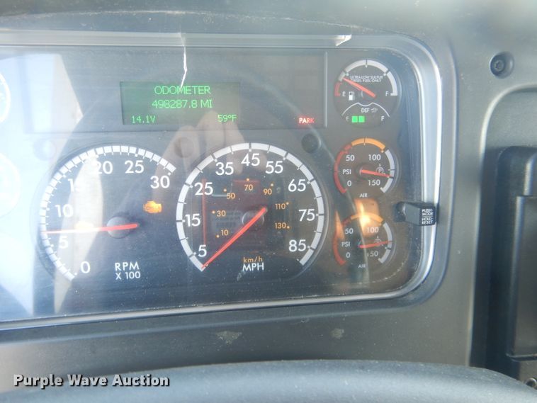 image for item DJ1303 2017 Freightliner Business Class M2 106  box truck