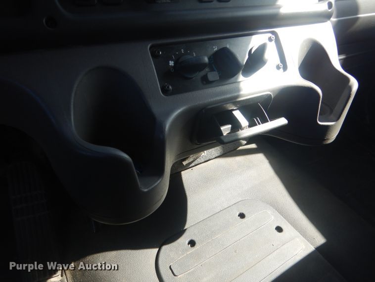 image for item DJ1303 2017 Freightliner Business Class M2 106  box truck