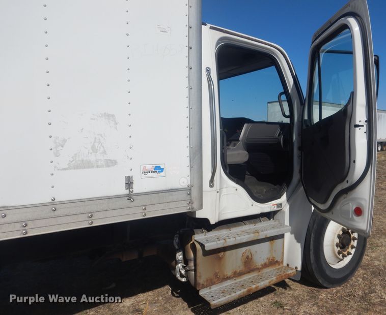 image for item DJ1303 2017 Freightliner Business Class M2 106  box truck