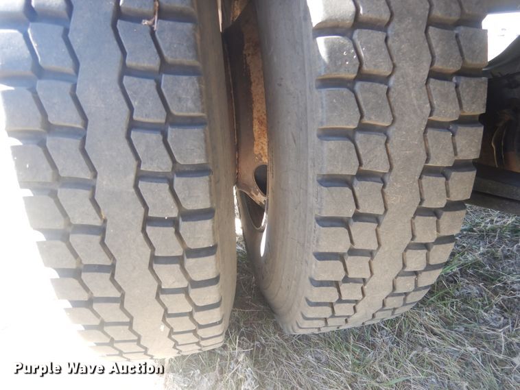 image for item DJ1303 2017 Freightliner Business Class M2 106  box truck