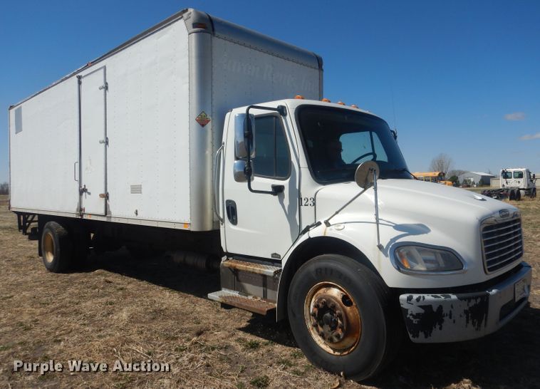 image for item DJ1305 2015 Freightliner Business Class M2 106  box truck