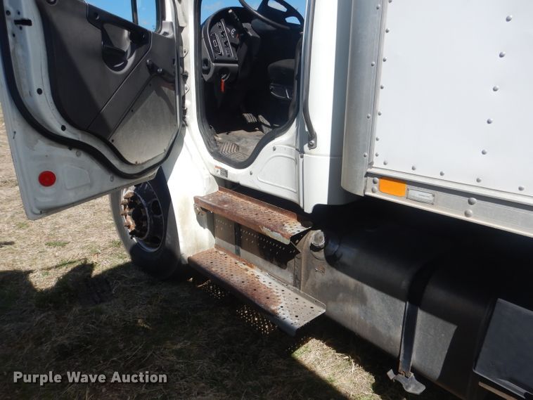 image for item DJ1305 2015 Freightliner Business Class M2 106  box truck