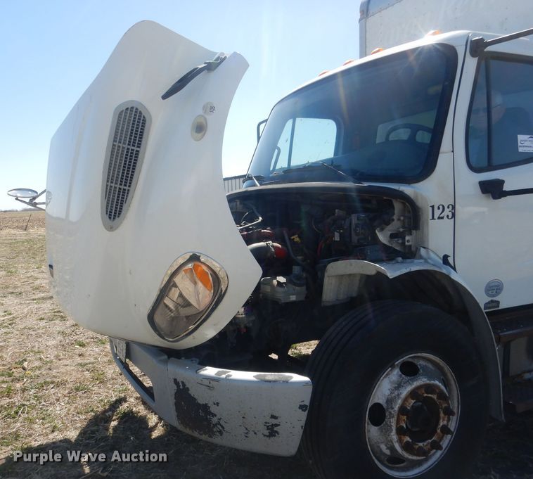 image for item DJ1305 2015 Freightliner Business Class M2 106  box truck