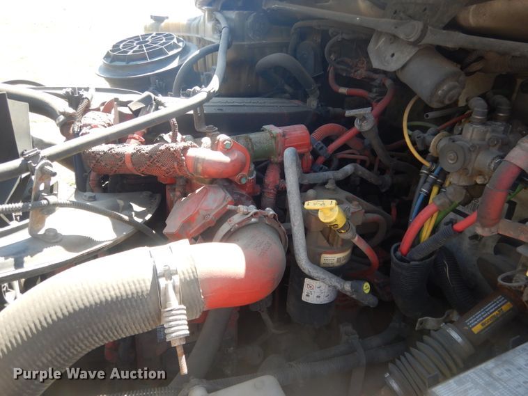 image for item DJ1305 2015 Freightliner Business Class M2 106  box truck