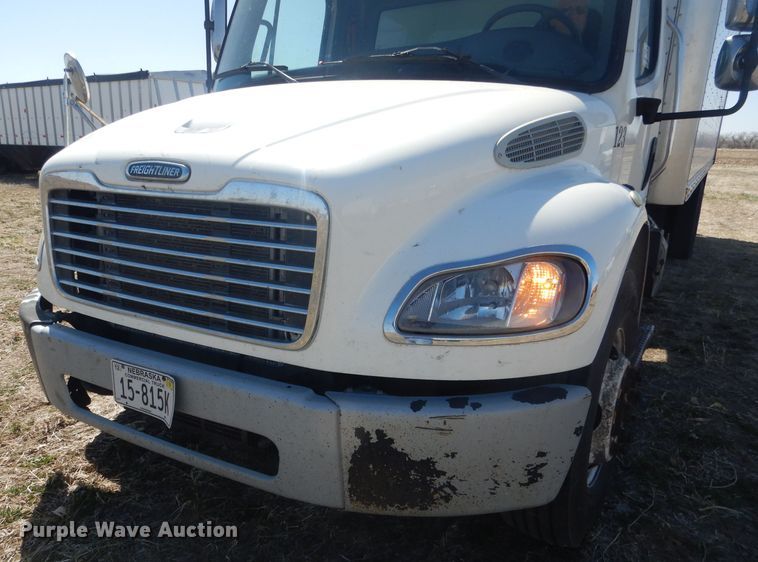 image for item DJ1305 2015 Freightliner Business Class M2 106  box truck