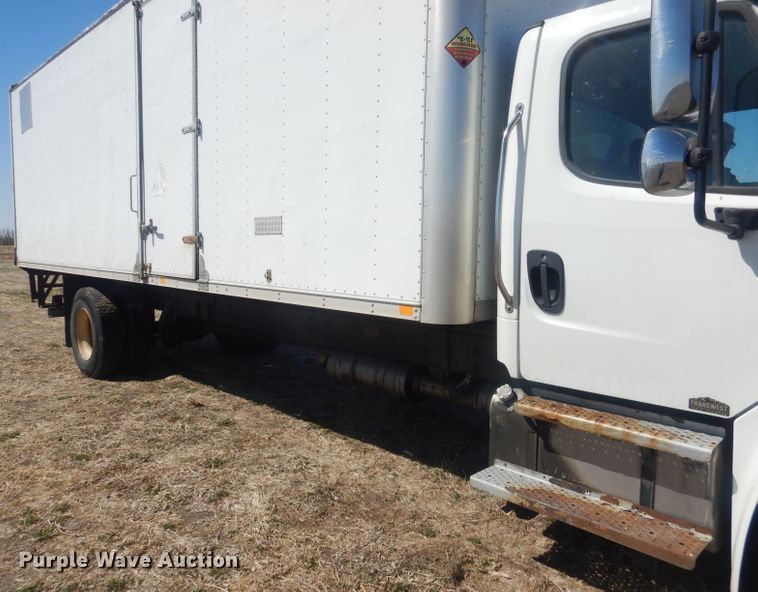 image for item DJ1305 2015 Freightliner Business Class M2 106  box truck