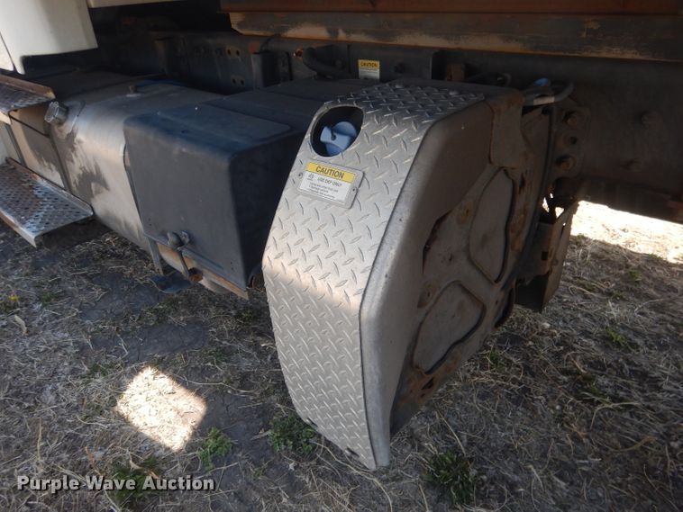 image for item DJ1305 2015 Freightliner Business Class M2 106  box truck