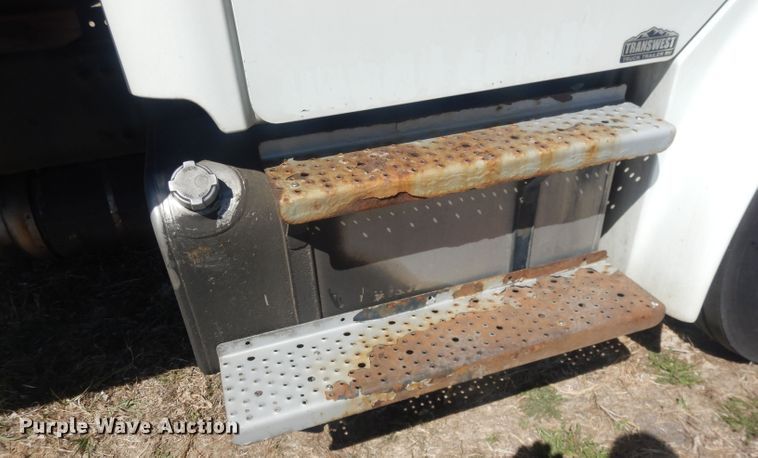 image for item DJ1305 2015 Freightliner Business Class M2 106  box truck