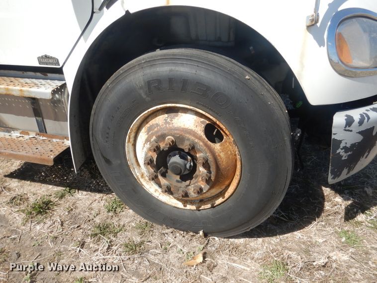 image for item DJ1305 2015 Freightliner Business Class M2 106  box truck