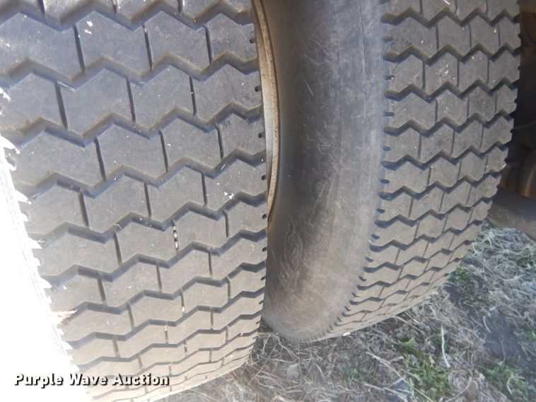 image for item DJ1305 2015 Freightliner Business Class M2 106  box truck