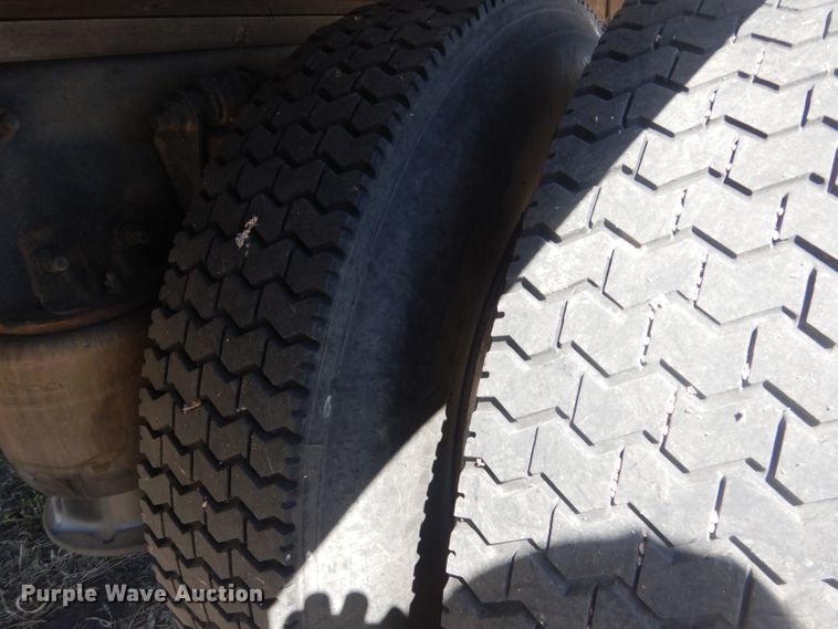 image for item DJ1305 2015 Freightliner Business Class M2 106  box truck