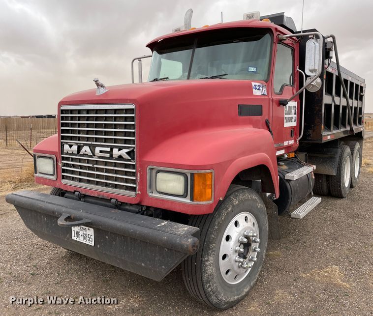 image for item DJ5083 2006 Mack CHN613  dump truck