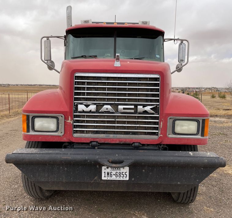 image for item DJ5083 2006 Mack CHN613  dump truck