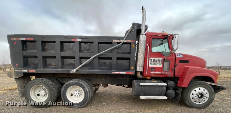 image for item DJ5083 2006 Mack CHN613  dump truck