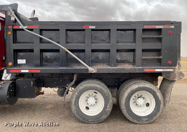 image for item DJ5083 2006 Mack CHN613  dump truck