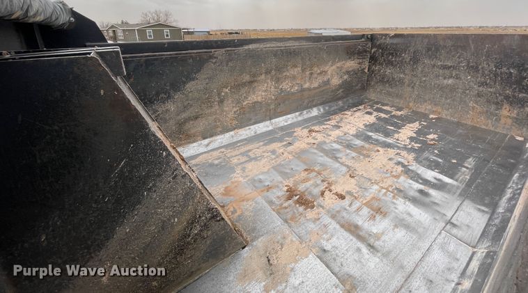 image for item DJ5083 2006 Mack CHN613  dump truck