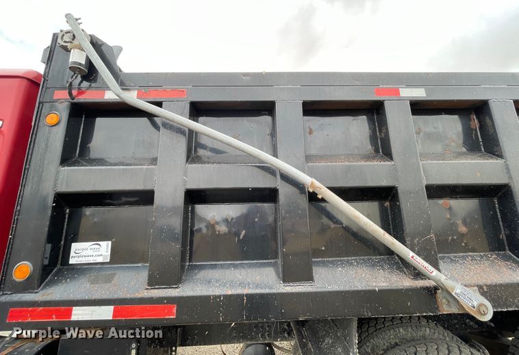 image for item DJ5083 2006 Mack CHN613  dump truck