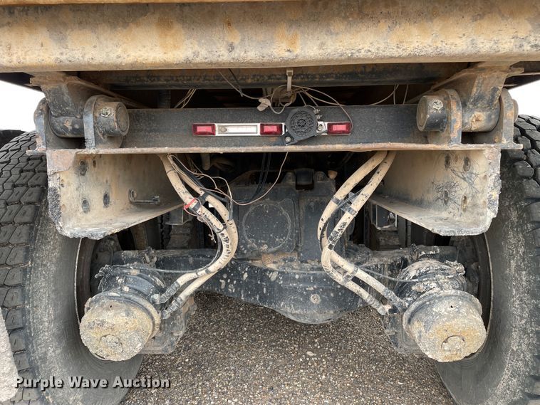 image for item DJ5083 2006 Mack CHN613  dump truck